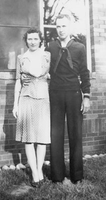 1945: Bob and Bertha Wallace